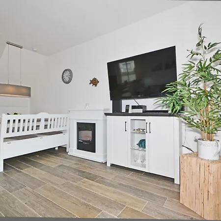 Holiday home Waldsiedlung Dhh Meerseensucht Korswandt